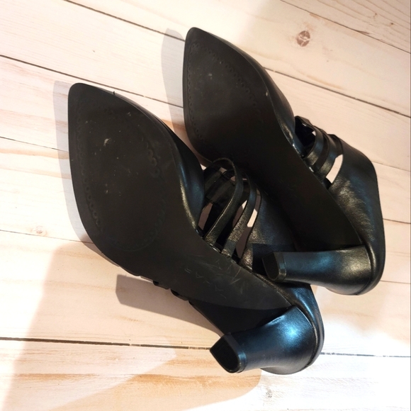 NEW Tahari Black Leather Strappy Sling Back - Picture 3 of 4